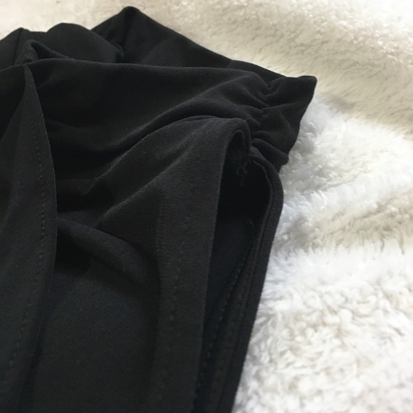 The Limited Tank Turtle Neck - Picture 3 of 4